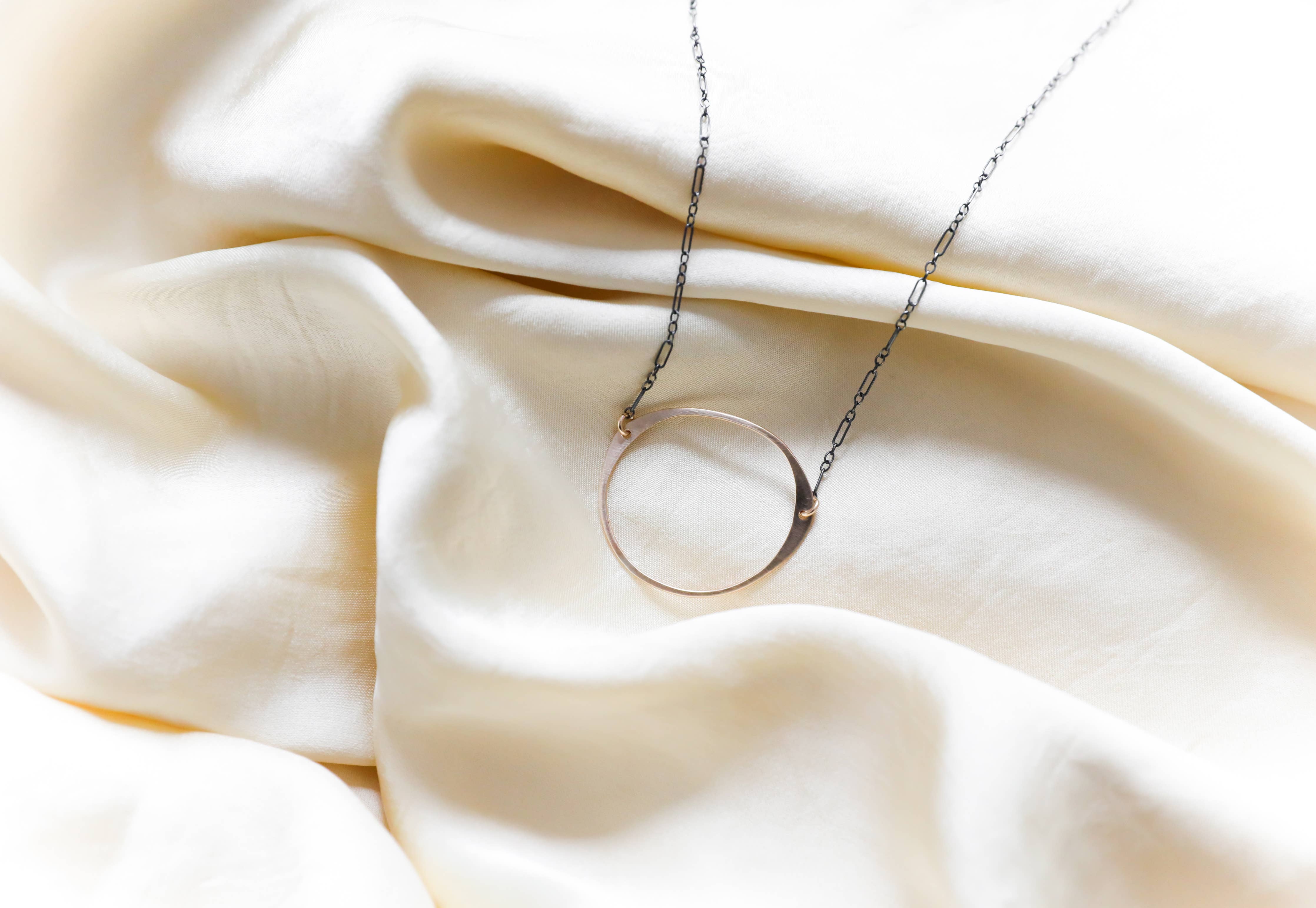 Antique Stone Hammered Gold Oval Black Chain Necklace